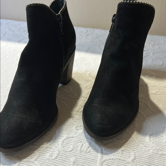 Lucky Brand Black Ankle Booties with Studded Detail size 6 - Picture 3 of 12